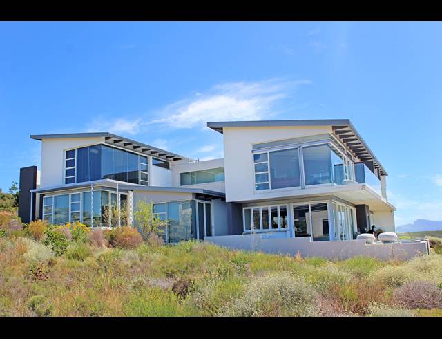 4 BEDROOM HOUSE FOR SALE IN BENGUELA COVE LAGOON WINE ESTATE